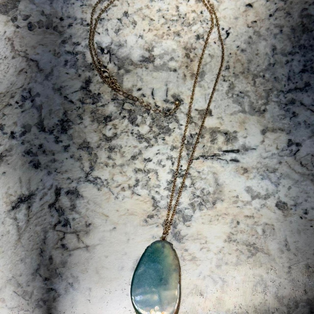 Aqua color pendant neckless